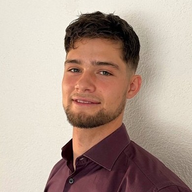 Julien Deluz, fondateur de Deluz Digital, agence de marketing digital basée à Neuchâtel